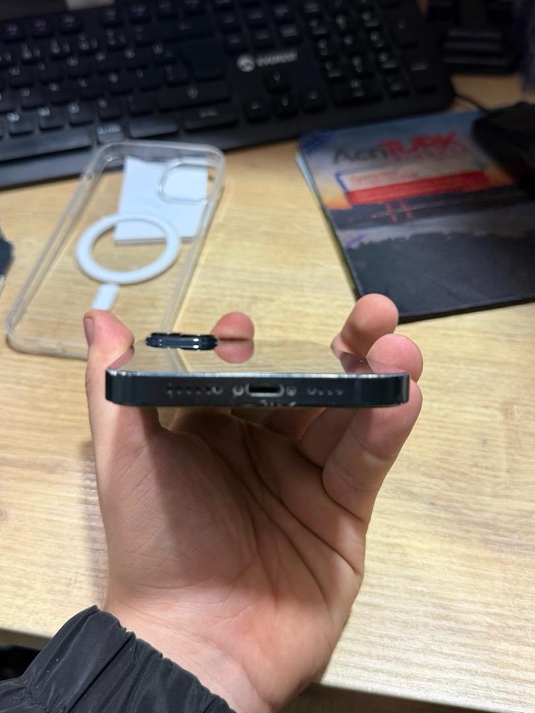 iPhone 14 plus - 4