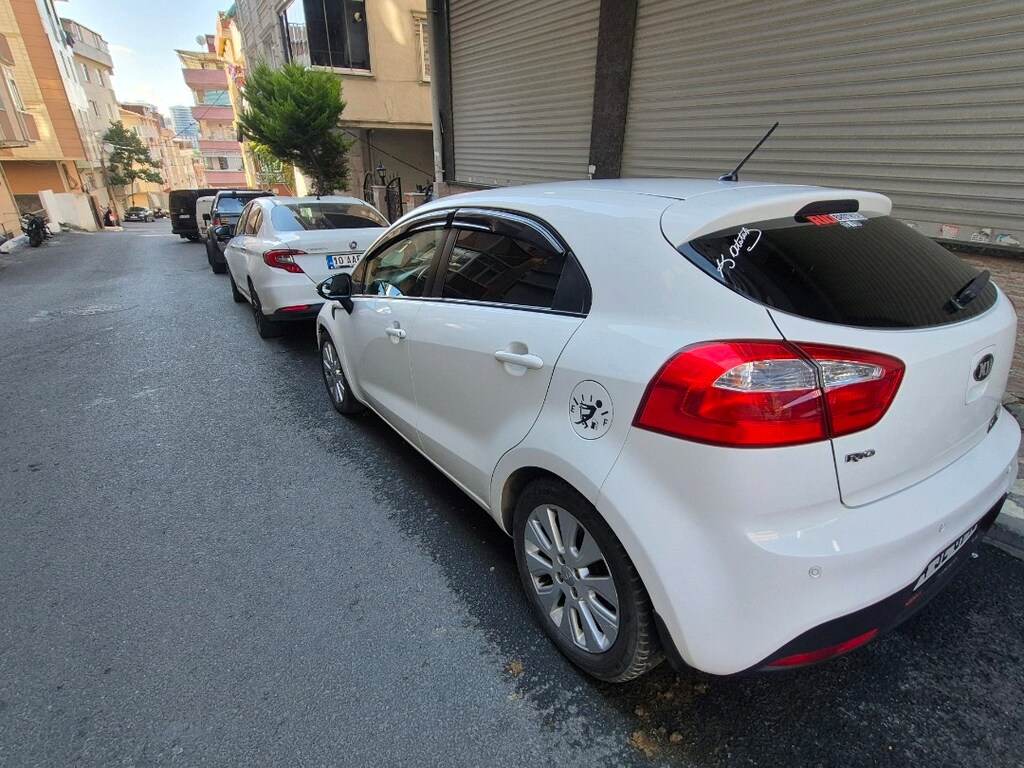 SAHIBINDEN DEĞİŞENSİZ 2013 1.4 DIZEL KIA RIO FANCY - 4
