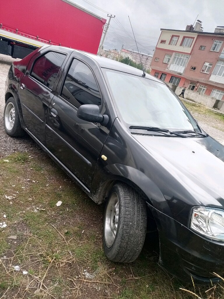 2010 model Dacia Logan - 5