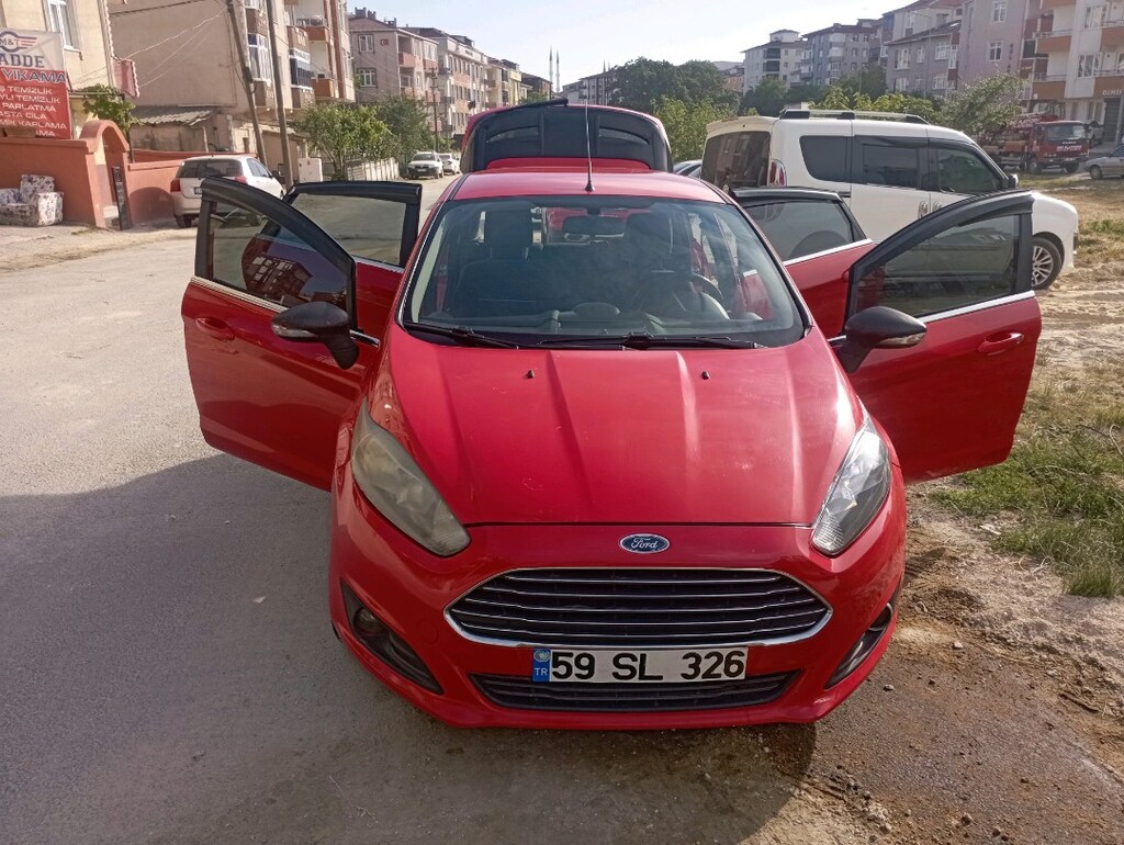 emsalleri nin altında temiz aile aracı - 10