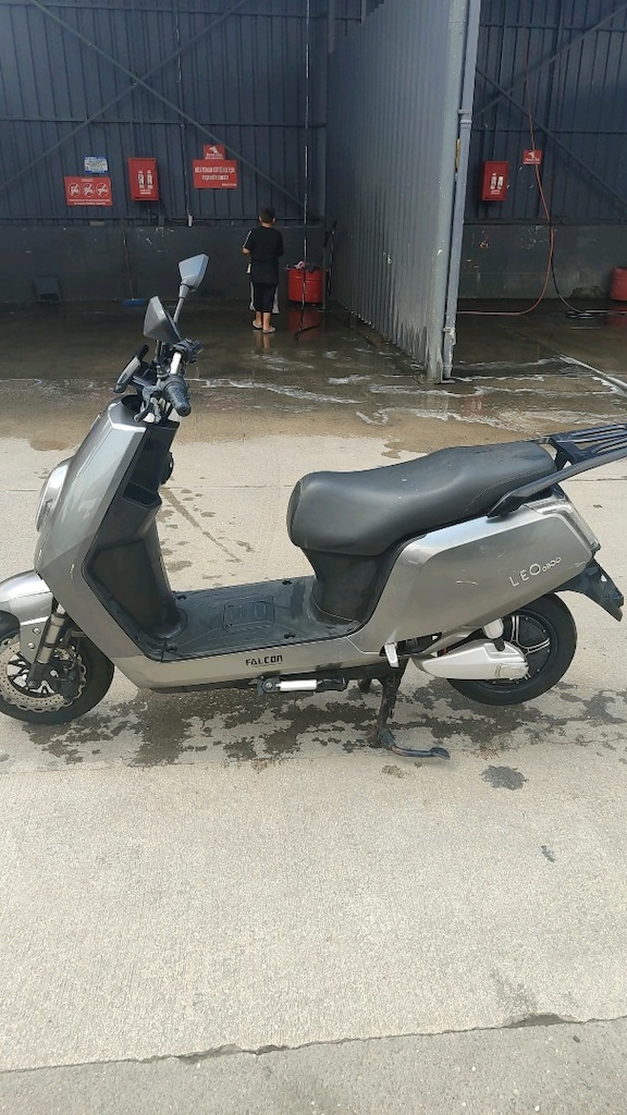 Falcon Leo 6800, 1200 W güçlü motor, 72 V / 20 Ah akü 50 km menzil - 2
