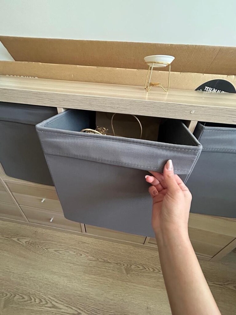IKEA Kallax Dolap ve Sandalye - 3