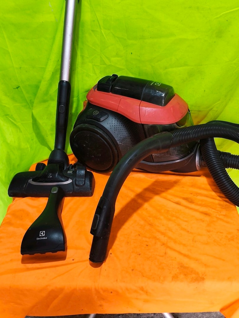 Electrolux marka toz torbasız süpürge - 9