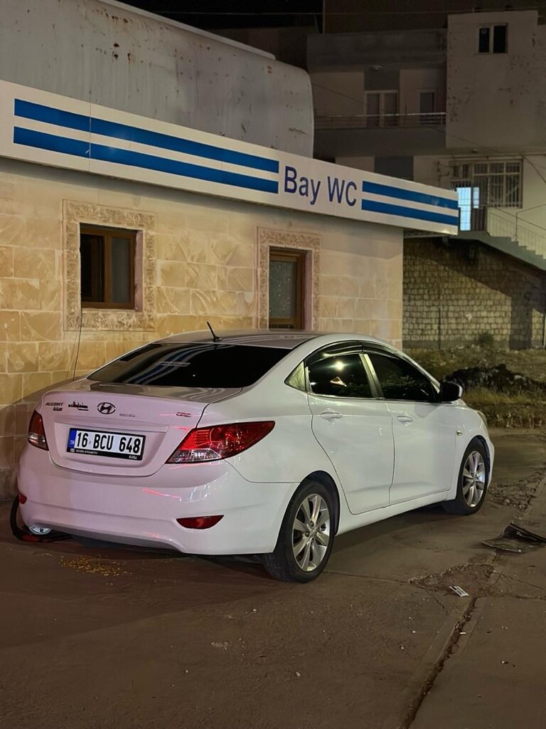Hyundai Accent blue - 2
