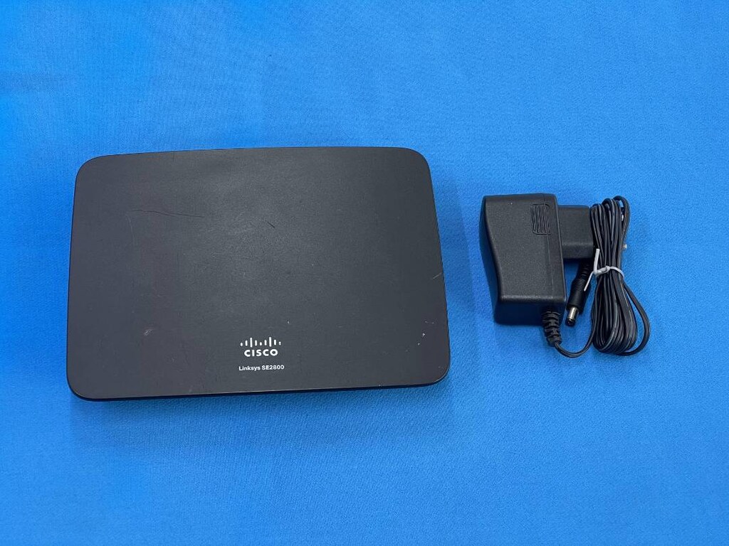 Linksys SE2800 8-Port Gigabit Ethernet Switch - 2