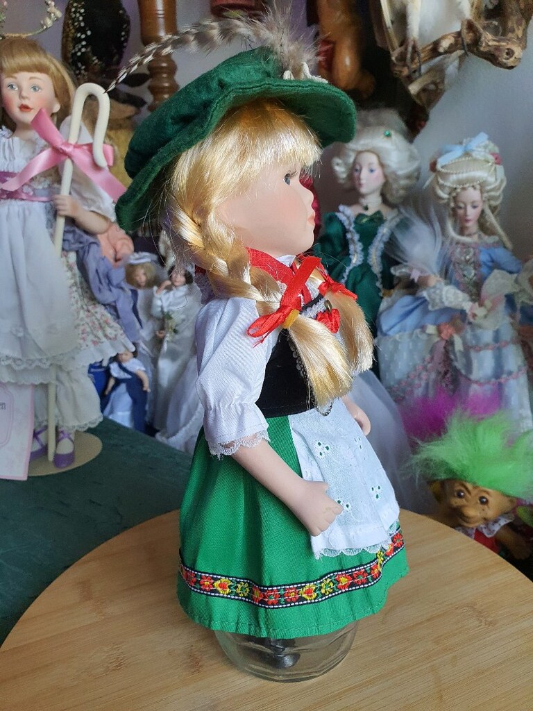 alman kostümlü porselen bebek vintage - 2