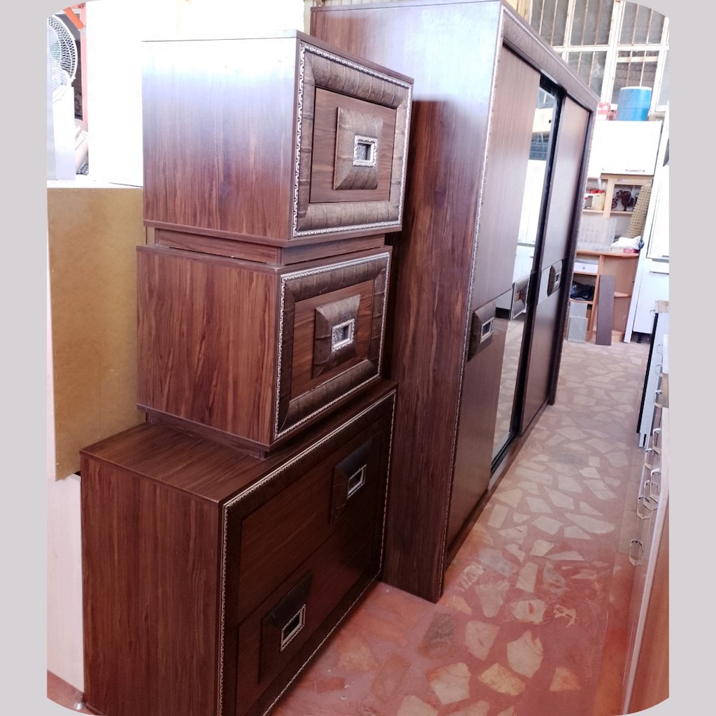 Komple Yenilenmiş Uygun Fiyatlı Kıyafet Dolapları/ Gardıroplar - 15