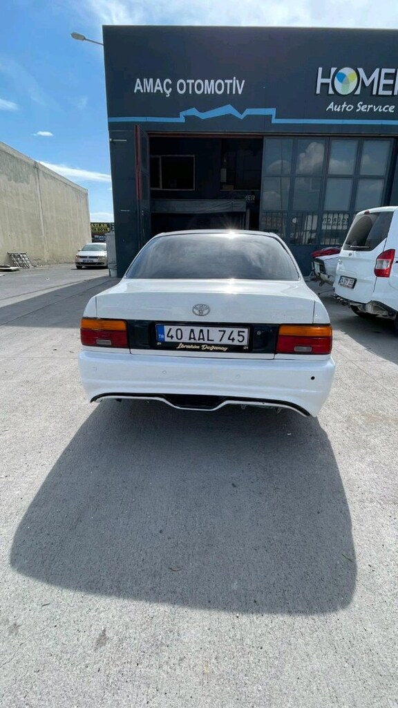 Toyota Corolla 1.3 efsane kasa - 2
