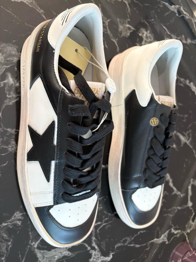Golden Goose - 7