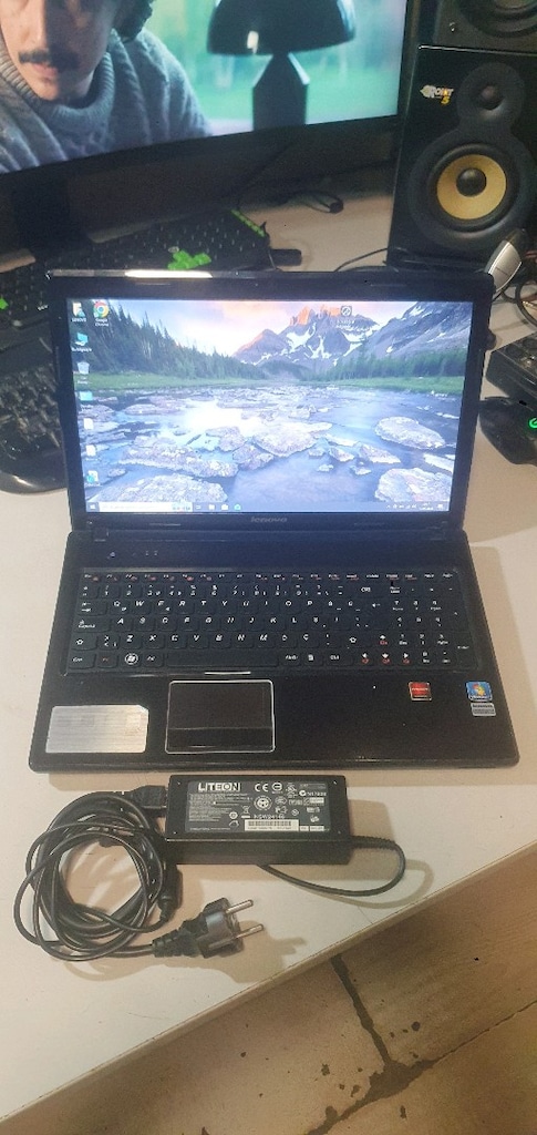 Lenovo g570 I5/8GB/128GBSSD/WINDOWS 10 - 8