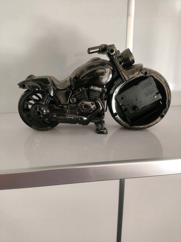 motorlu. saat - 2
