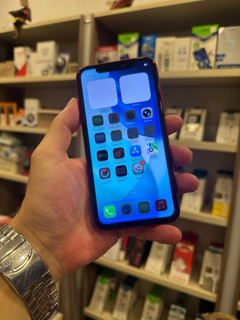 Apple 11 128 Gb temiz ekran değişen hatasız her şeyi aktiv tr - 3