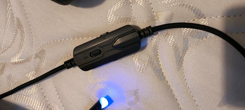 Polosmar (Hellfire) model 7.1 kablolu RGB gaming oyuncu kulaklık - 3