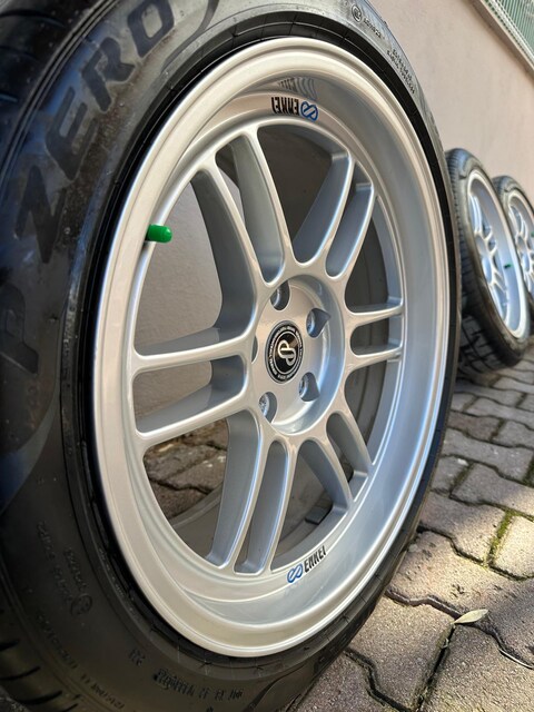 jant lastik takımı 2 aylık Pirelli PZero 4 ve Enkei Rpf1 model 18 inç