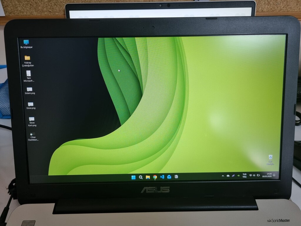 Asus Laptop - 3