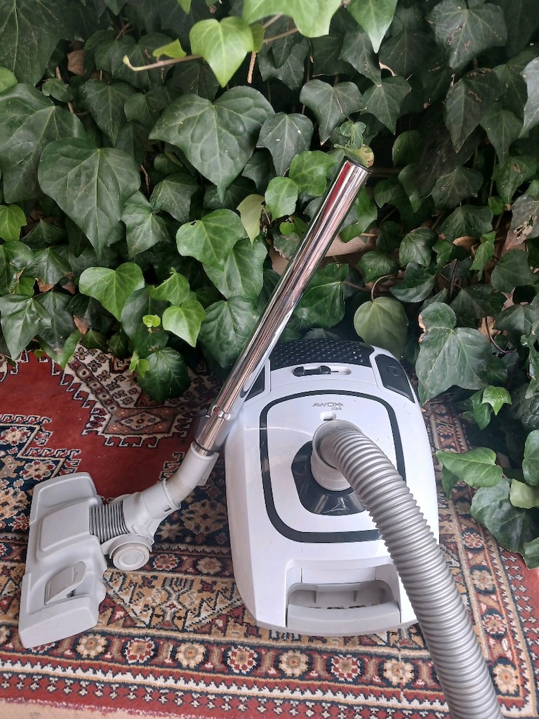 AWOX ELEKTRİKLİ SÜPÜRGE TOZ TORBALİ DAHA SIFIR AYARINDA TERTEMİZ ÇOK G - 9