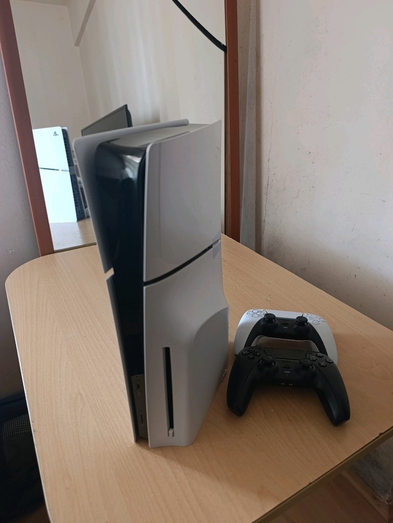 PS5 1 TB Slim Edition CDLi - 2