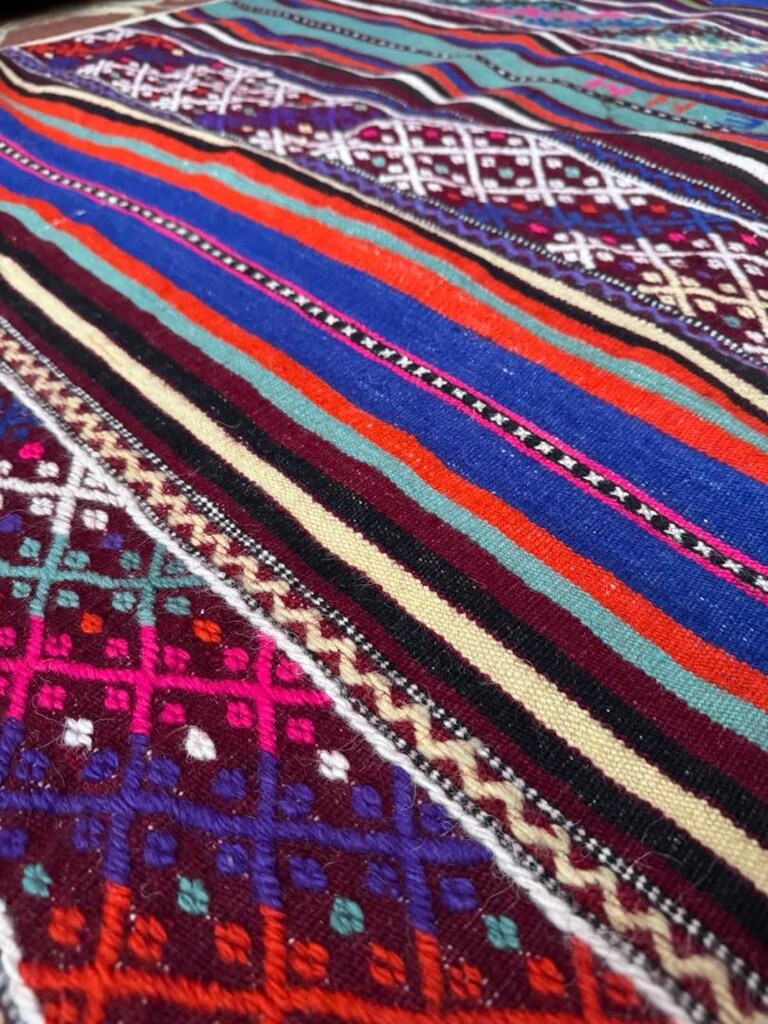 El dokuması kilim - 2