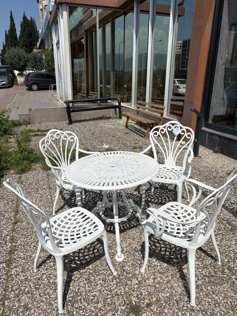 Döküm masa sandalye - 2