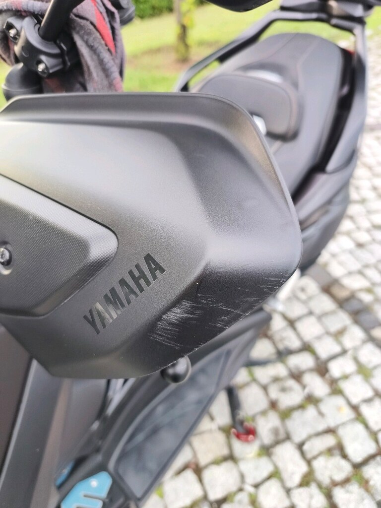 YAMAHA XMAX 300 TECH MAX - 8