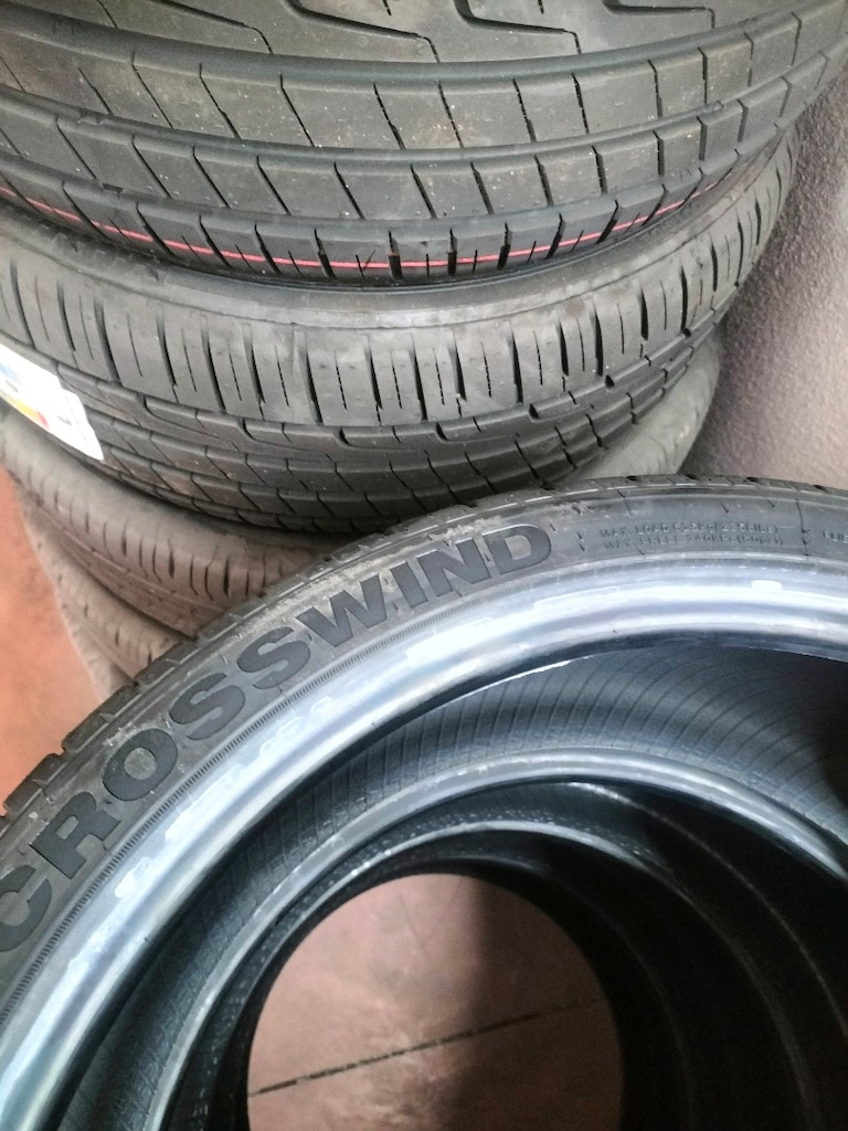 4 adet yeni lastikler 235/35R19XL güzel lastikler 2026 model - 2
