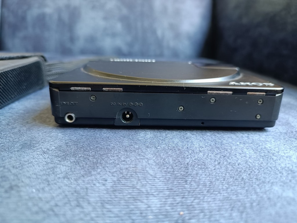 Sony Discman D-90 (1989) - 6