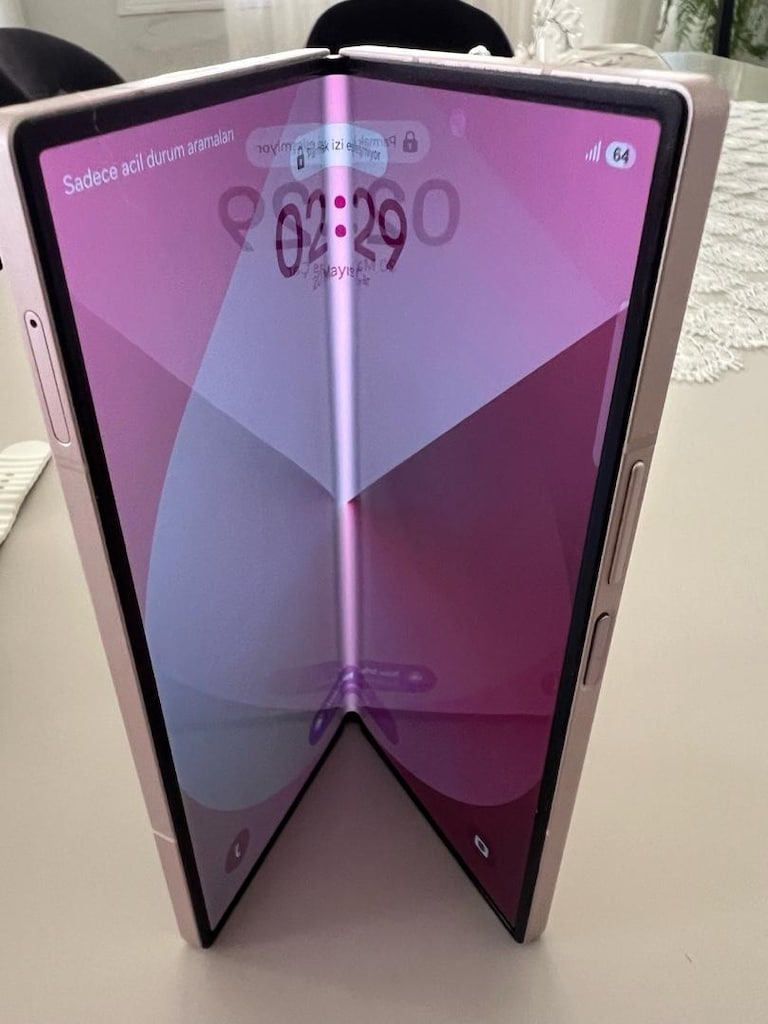 Samsung galaxy z flod 6 512 GB ve Watch 6 - 10