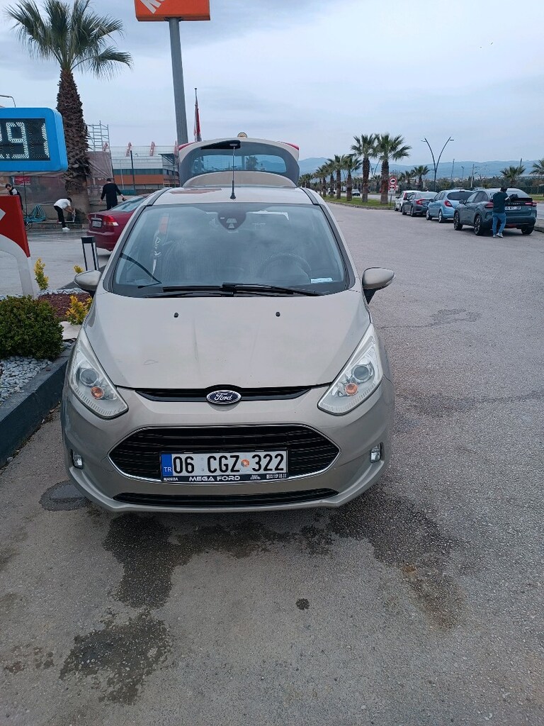 2012 model Ford b max titanyum modeldir - 5