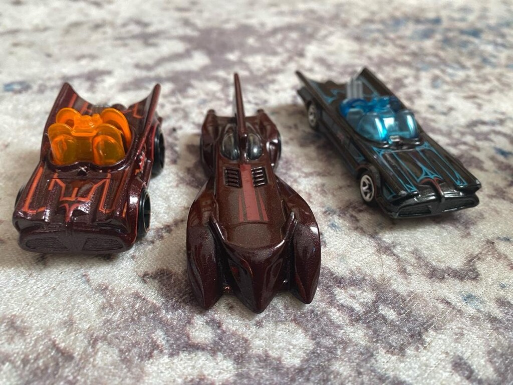 Orjinal Hot Wheels Metal Arabalar & DC Batman Araç ve Figür Seti - 6