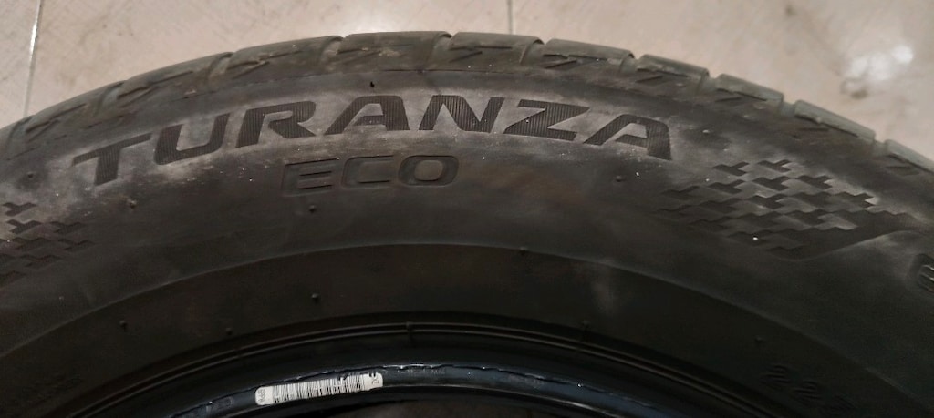 225/65/17 BRIDGESTONE - 2