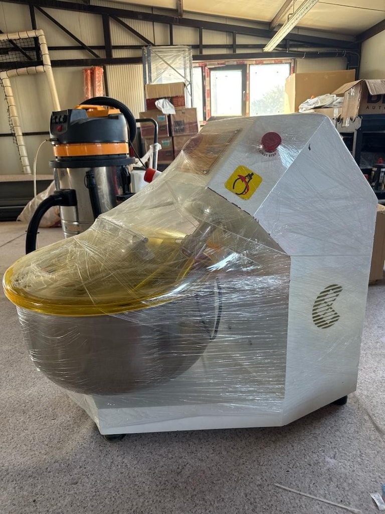 25 KG HAMUR YAĞURMA MAKİNESİ TEMİZ HATASIZ - 2