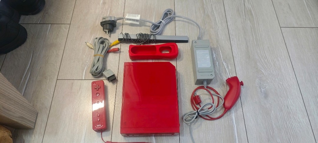 Kırmızı Nintendo Wii Oyun Deposu 32 GB - 4