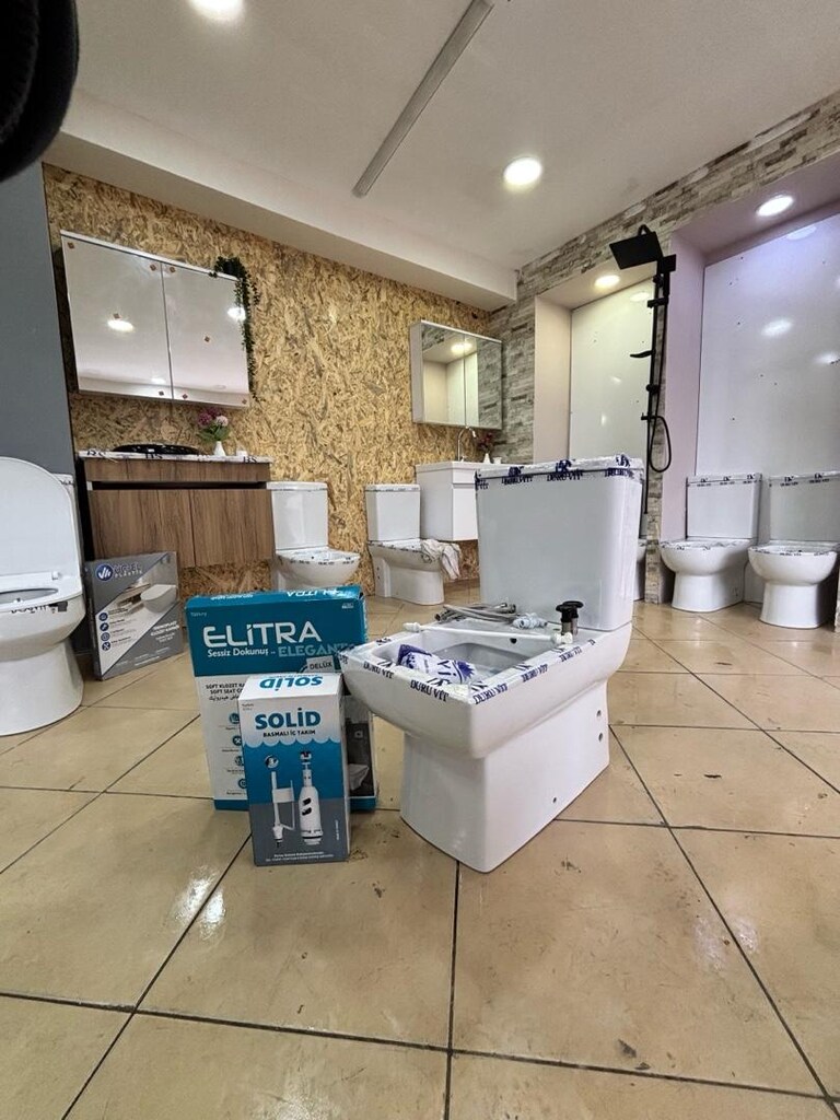KLOZET DUVARA SIFIR TAKIM 4500 TL KARE - 2