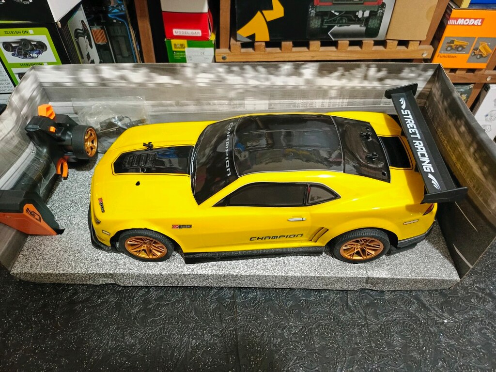7.4 volt kumandalı rc araba - 3