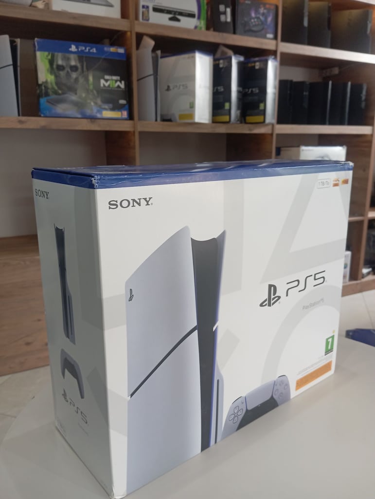 PS5 SLİM CD.Lİ SON SERİ SIFIR KAPALI KUTU 24 AY GARANTİİLİ FULL SET - 2