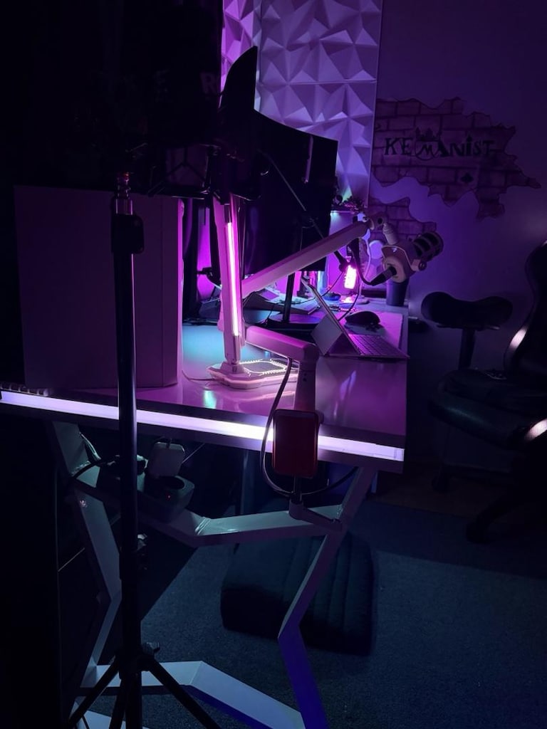 CEBESE Bilgisayar Masası + RGB LED 170×77×65 cm - Kumandalı ve Telefon - 8