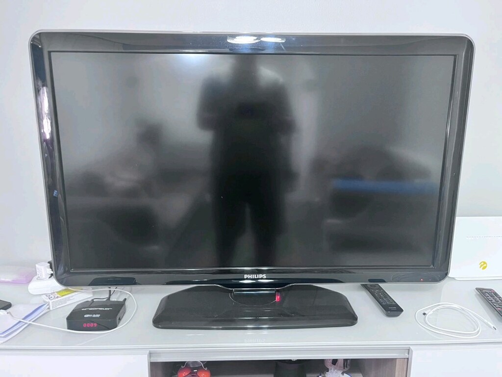 Philips 42" Full HD LCD TV (107 Ekran) - Sorunsuz / Temiz - 2