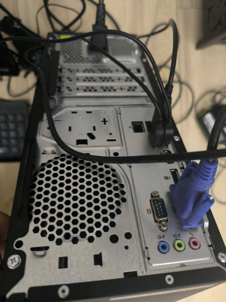 Lenovo V530 Tower (10TV001DTX) - 9