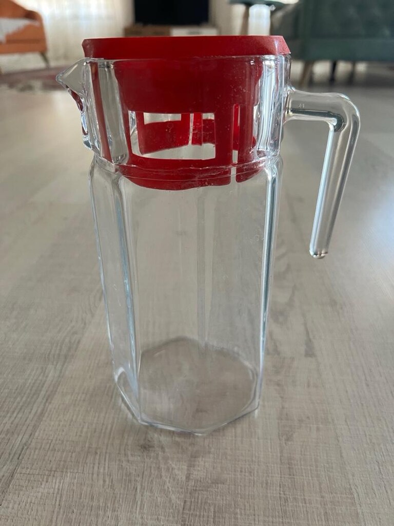 Paşabahçe Köşem Kırmızı Kapaklı Cam Sürahi 1,25 lt Şeffaf Renkli Tasar