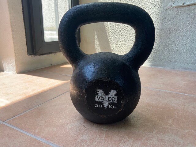 Valeo 20 kg Döküm Kettlebell – Tek Adet