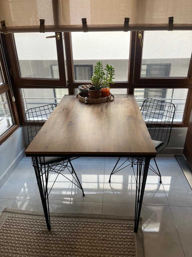 Yemek ve/veya çalışma masası - 2