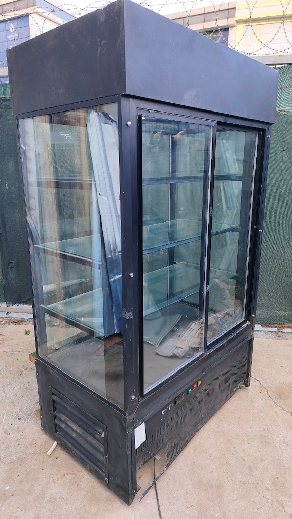 Siyah Camlı Teşhir Dolabı / Rejimat – 200x80x120 - 4