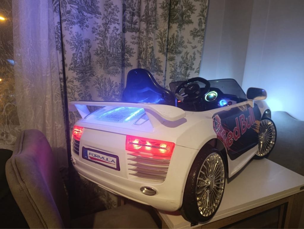 Akülü araba uzaktan kumandalı 12 volt - 8