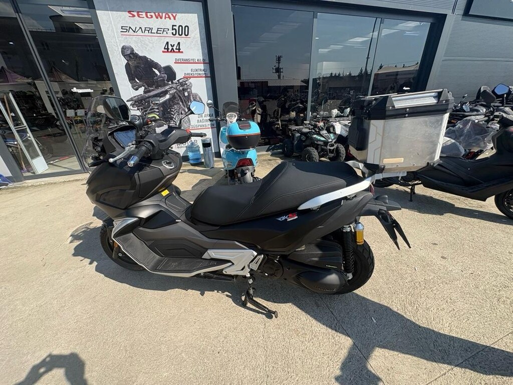 Rks Blade 250 maxi scooter forza yavrusu