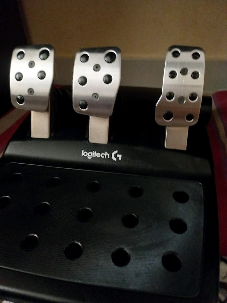 Logitech G29 + Shifter(Vites) + Stand(Gamestand Pro) - 4