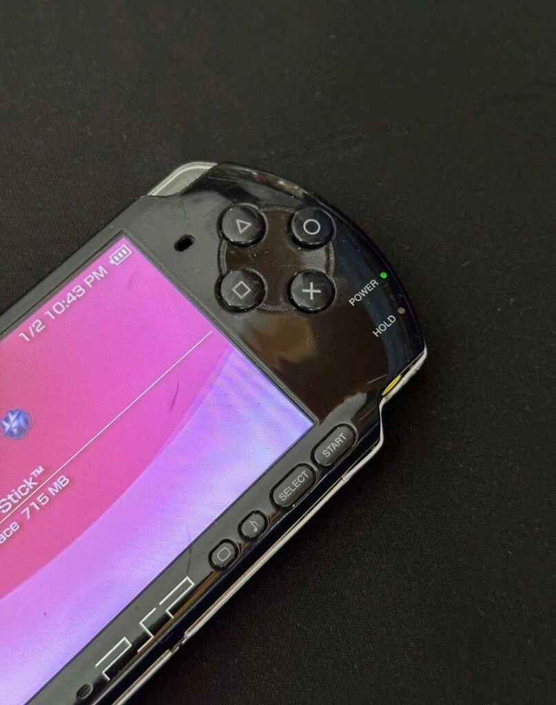 SONY PSP SLİM 32 GB + 55 TANE OYUN YÜKLÜ TEMİZ CİHAZ SORUNSUZ ÇALIŞIYO - 2