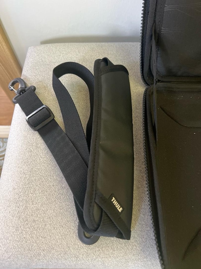 Thule 15.6” MacBook Laptop Çantası Sert Kasa Temiz - 7