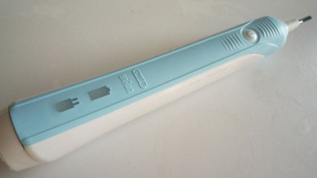 Braun Şarjlı Diş Fırçası Mavi - 2