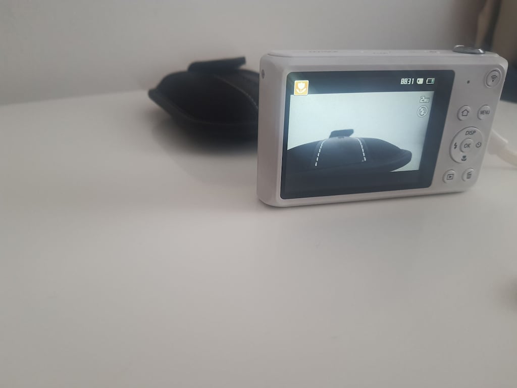 Samsung DV150F smart camera - 2