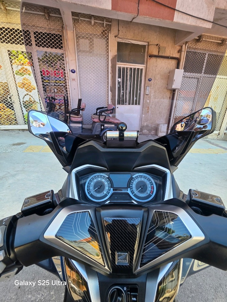 Honda Forza 250 - 7